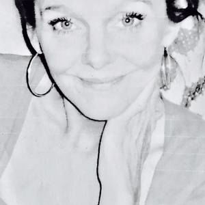 Meet your Posher, Suzanne lowmaster